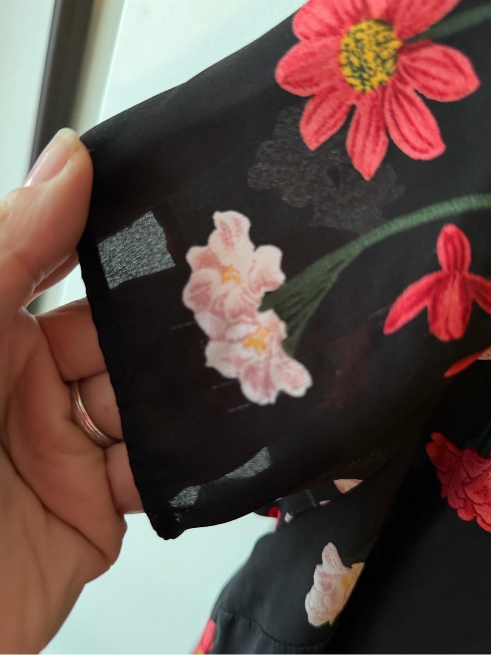 torrid Black Floral Short-Sleeve V-Neck Blouse - Picture 6 of 6